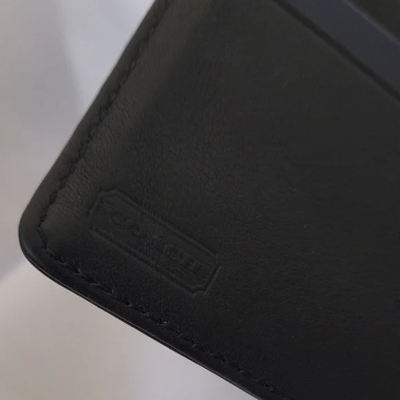 Vintage Coach Soho Wallet Black with Silver Hardware - Picture 6 of 11